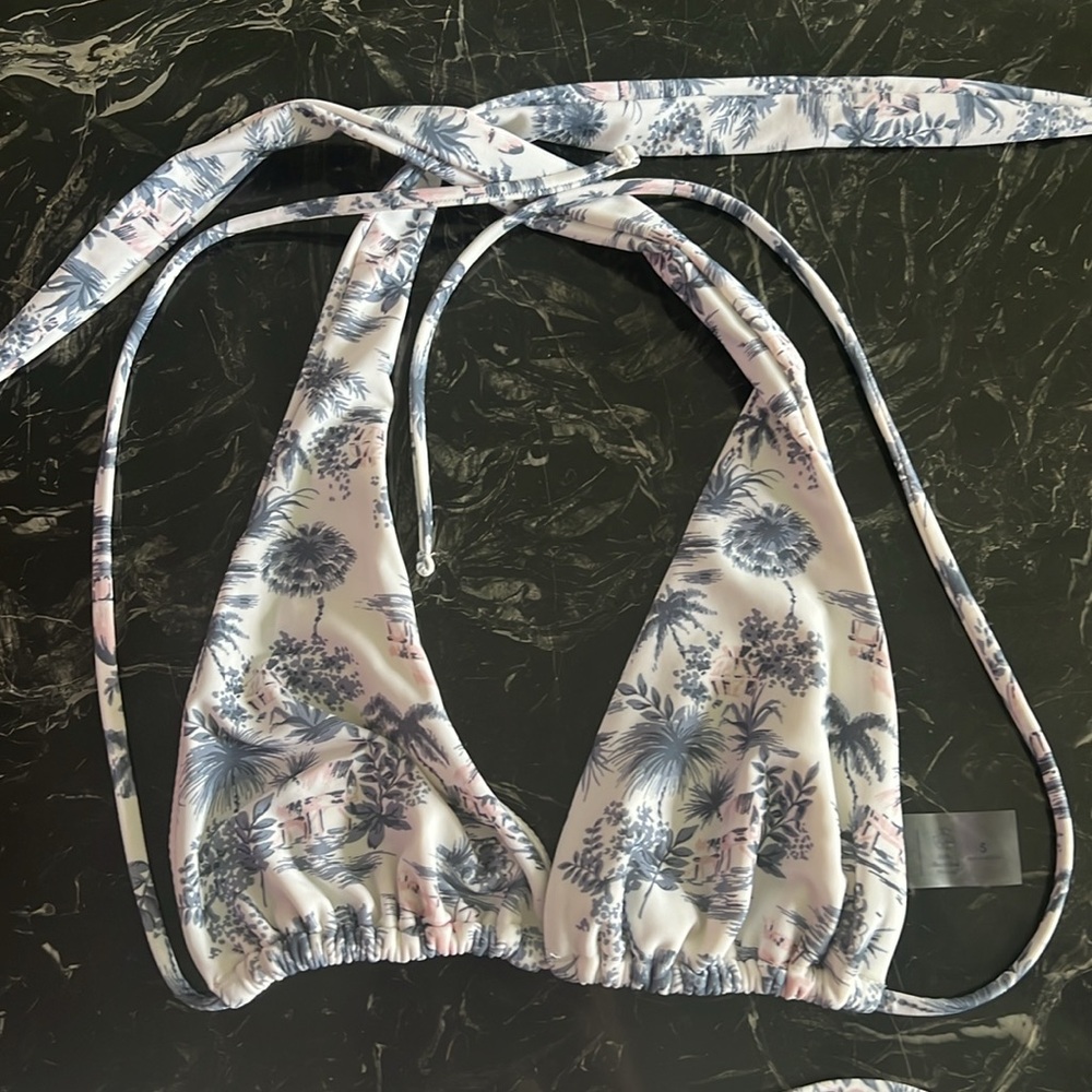 2 piece bathing suit / swimsuit - Picture 2 of 12